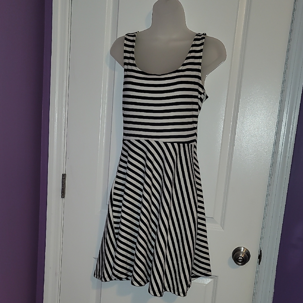 Charlotte Russe Black and White Sleeveless Mini Dress Sz: M